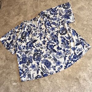 SHEIN Blue and White Floral Blouse Plus Size